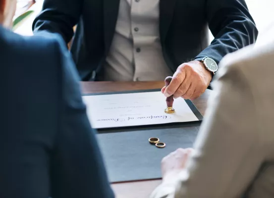 Divorzio: tempi, costi e procedure per ottenerlo - Guida Completa