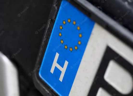 Targhe estere in Italia: documento di data certa da cui risulti titolo e durata della disponibilità e obbligo di iscrizione al registro R.E.V.E.